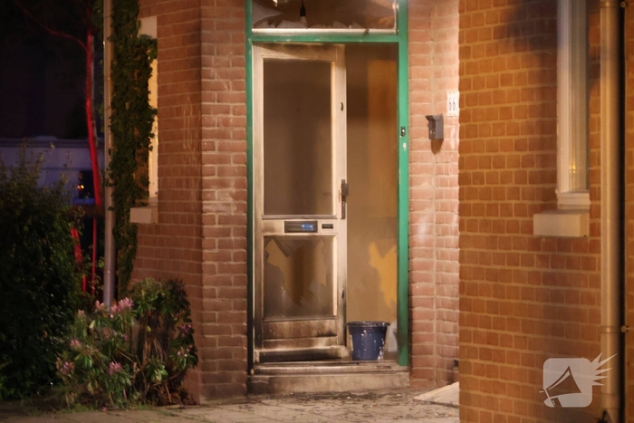 Explosie bij woning zorgt voor grote schade