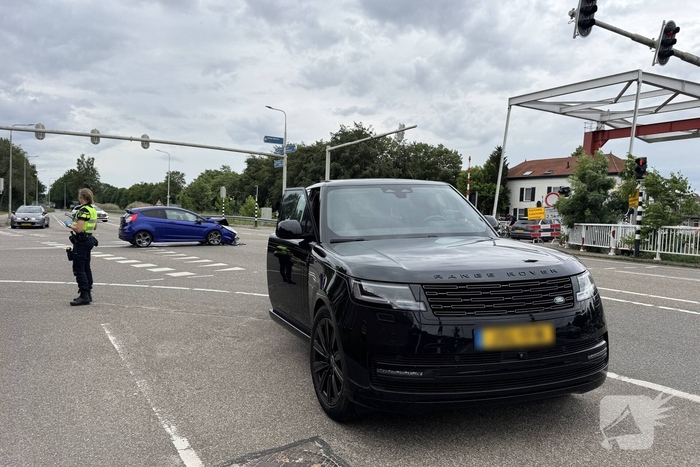 Botsing tussen twee auto's in Aarle-Rixtel