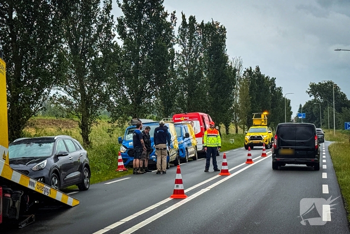 Ongeval met meerdere voertuigen op drukke weg
