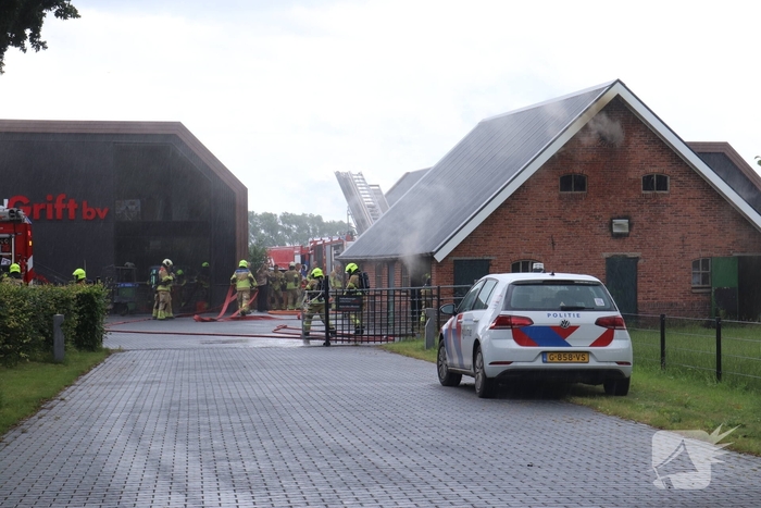 Brand in bijgebouw leidt tot grote inzet brandweer