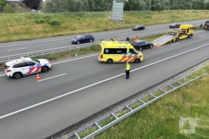 Ongeval met drie auto's op snelweg