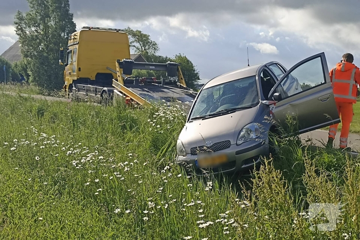 Auto belandt in greppel na ongeval