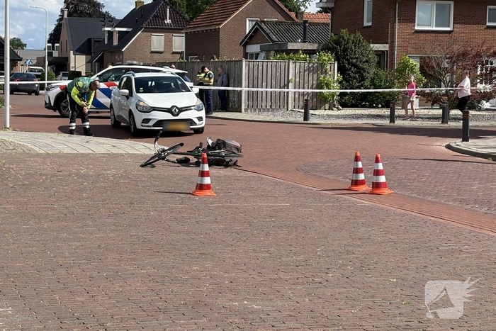 Ernstige aanrijding op kruising met fietser betrokken