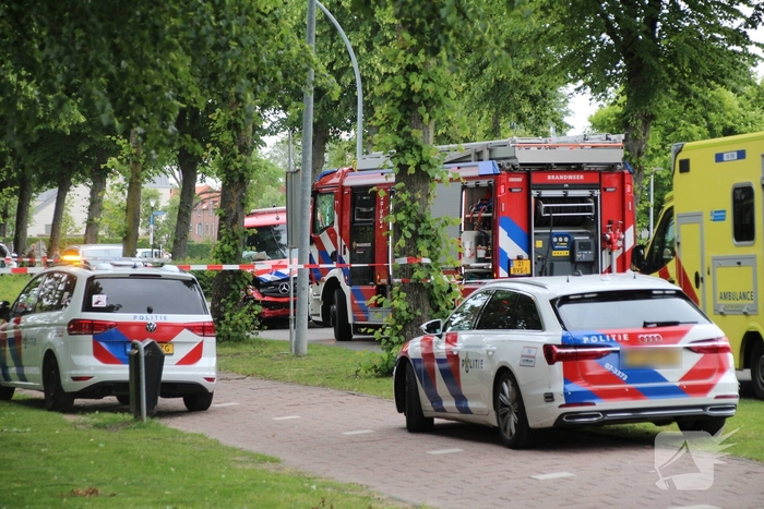 Zware aanrijding met brandweerbusje leidt tot meerdere gewonden