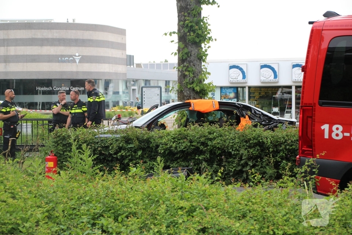 Zware aanrijding met brandweerbusje leidt tot meerdere gewonden