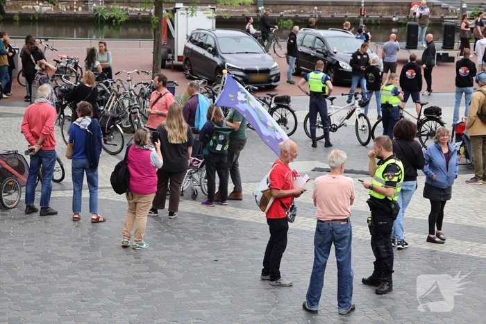 Demonstratie trekt veel aandacht
