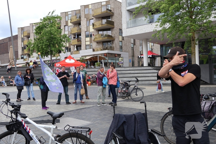 Demonstratie trekt veel aandacht