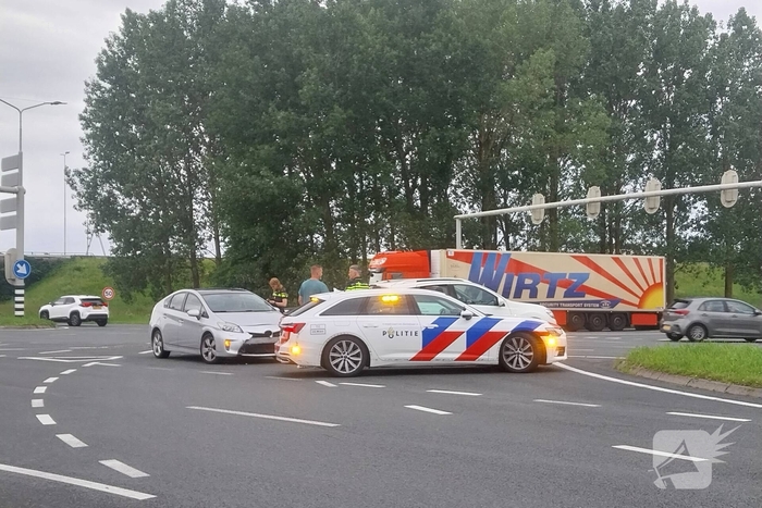 Verkeer ondervindt hinder na kop-staartaanrijding