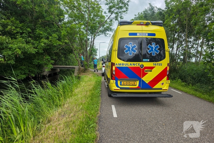 Dronken man springt voor bus en word gevonden na zoekactie
