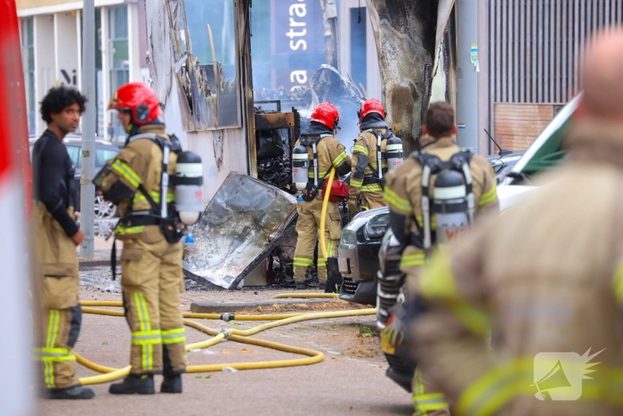 Brand in bijgebouw veroorzaakt rookontwikkeling