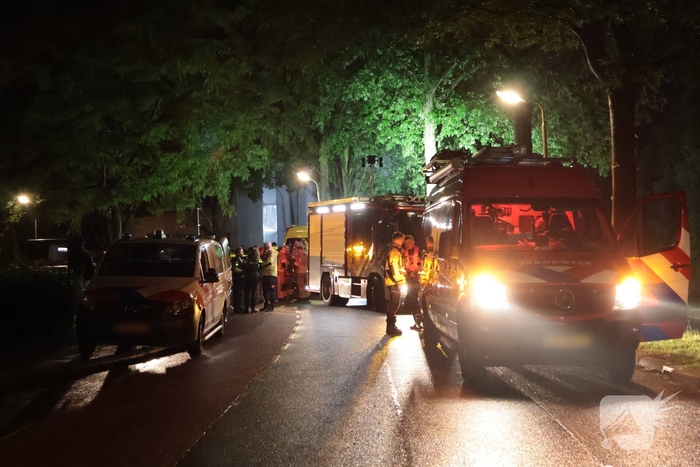 Hulpdiensten zoeken naar persoon te water