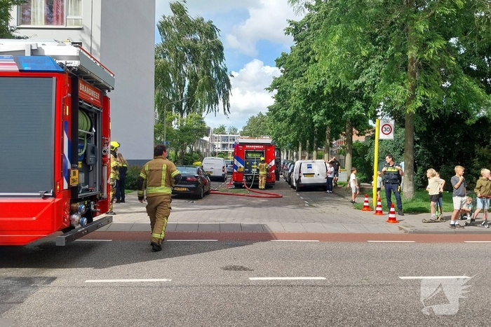 Brand in portiekwoning zorgt voor snelle inzet brandweer