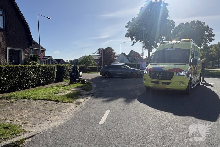 Scooterrijder betrokken bij aanrijding met auto