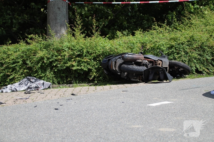Zwaar ongeval met gewonden na aanrijding tussen scooter en auto