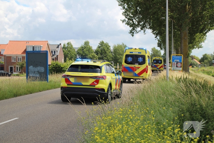 Zwaar ongeval met gewonden na aanrijding tussen scooter en auto
