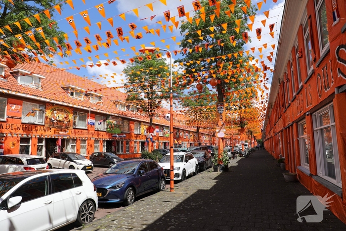 Bekende oranjestraat bijna klaar voor WK-voetbal