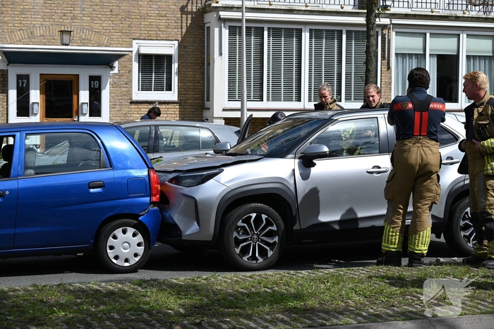 Vier auto's betrokken bij kop-staartbotsing