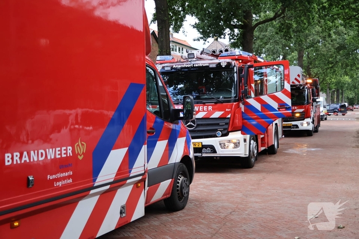 Woning onbewoonbaar door brand in meterkast, brandweer waarschuwt voor bluspoging