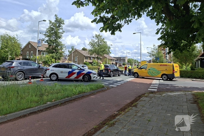Aanrijding tussen bestelbus en bakfiets