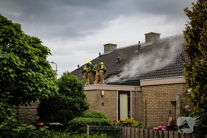 Flinke rookontwikkeling bij dakbrand