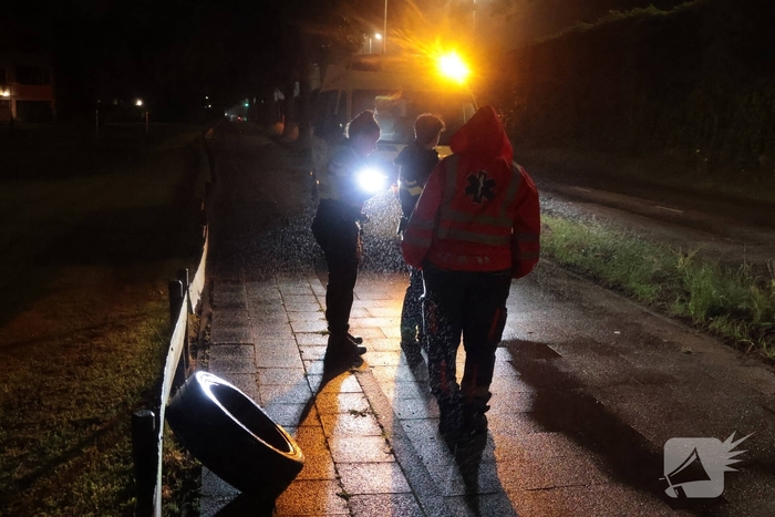 Automobilist verliest controle en raakt beschadigd voertuig