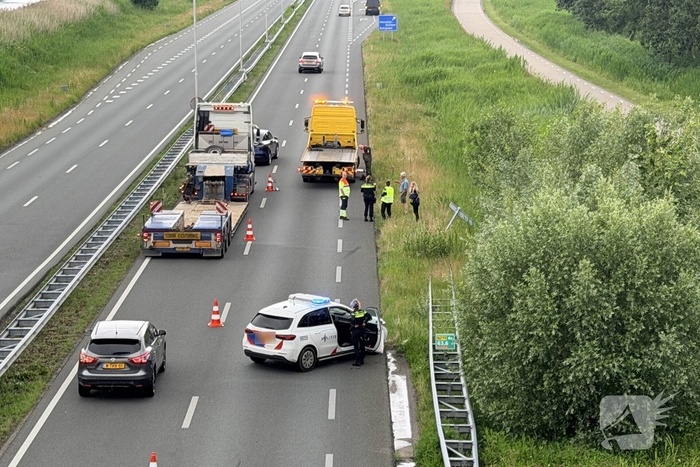 Auto belandt in sloot na ongeval
