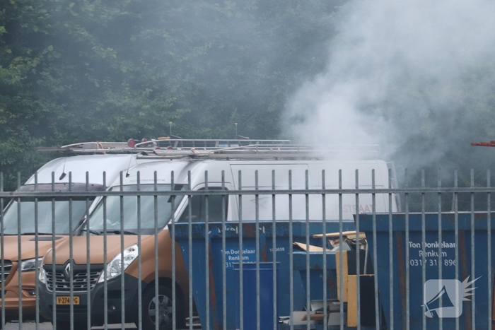 Flinke rookontwikkeling bij containerbrand