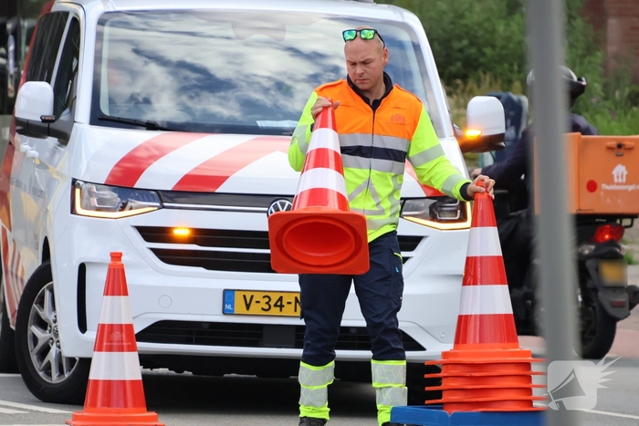 Botsing tussen twee auto's leidt tot verkeershinder