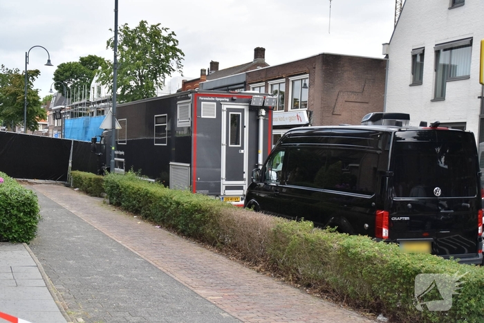 Grote brand in woning leidt tot zoektocht naar vermiste bewoner