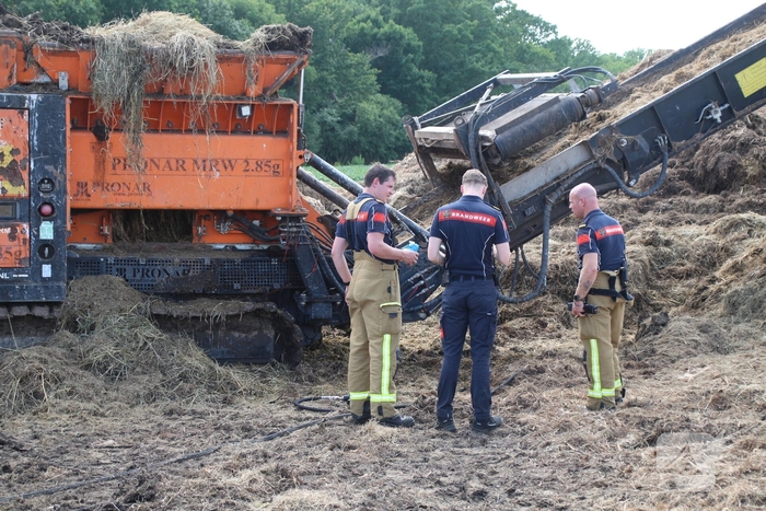 Brand in landbouwvoertuig tijdens hooibalen draaien
