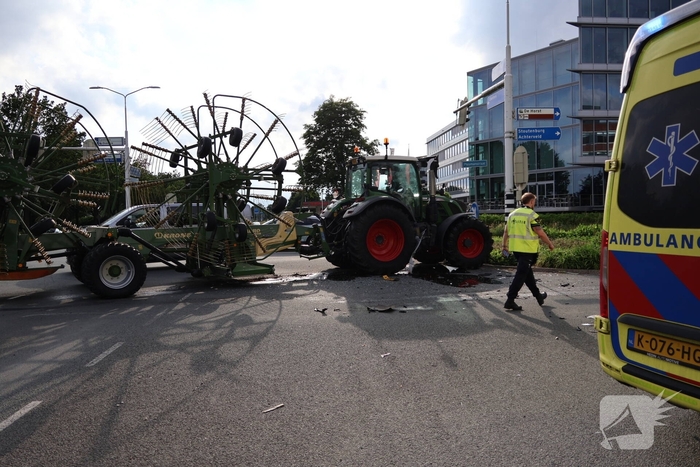 Verkeersongeval met bestelbus en trekker