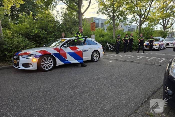 Politieagente gewond bij aanrijding met scooter