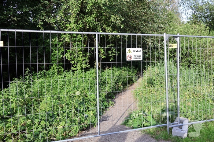 Wandelaars stuiten op afgesloten natuurgebied