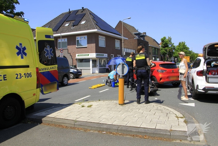 Ongeval tussen auto en motor met gewonde