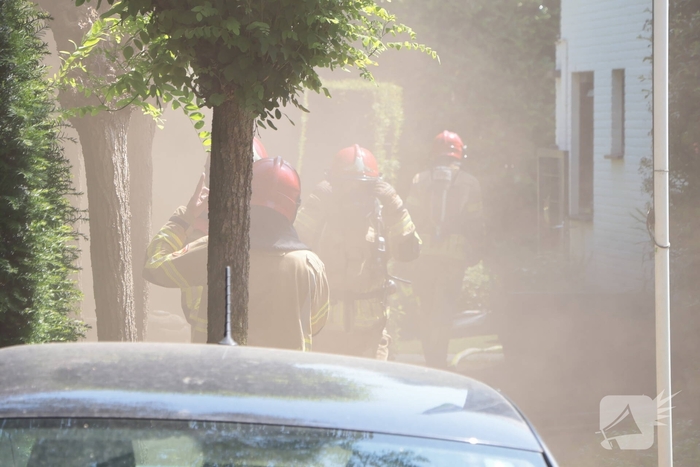 Brand op dak woning snel geblust