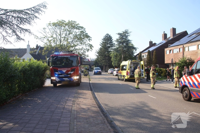 Vrouw raakt zwaargewond in rivier, hulpdiensten groots ingezet