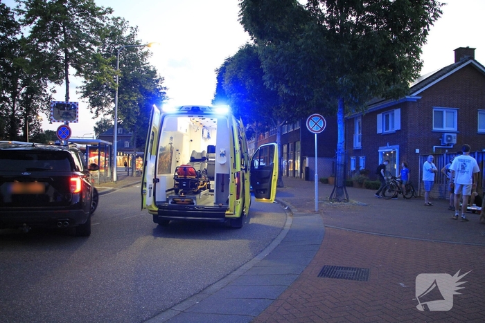 Voetganger zwaargewond na aanrijding met scooter