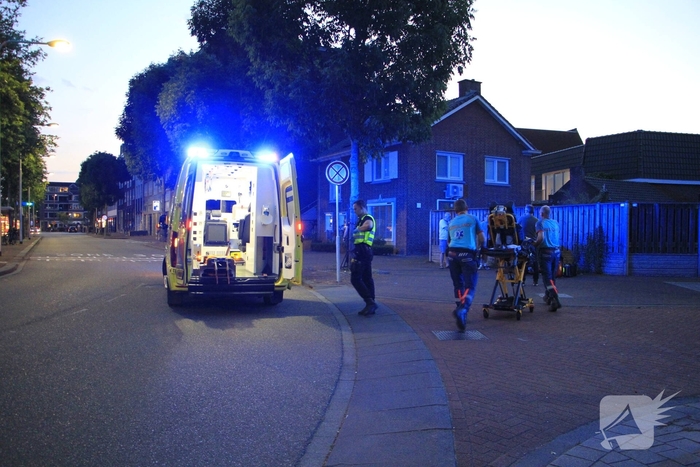 Voetganger zwaargewond na aanrijding met scooter