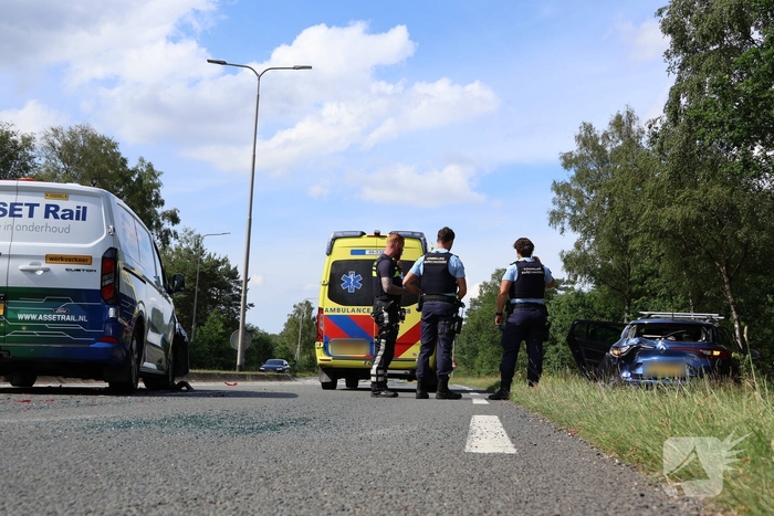 Auto's beschadigd bij aanrijding, geen gewonden