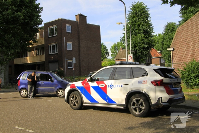 Aanrijding tussen twee auto's leidt tot verwondingen