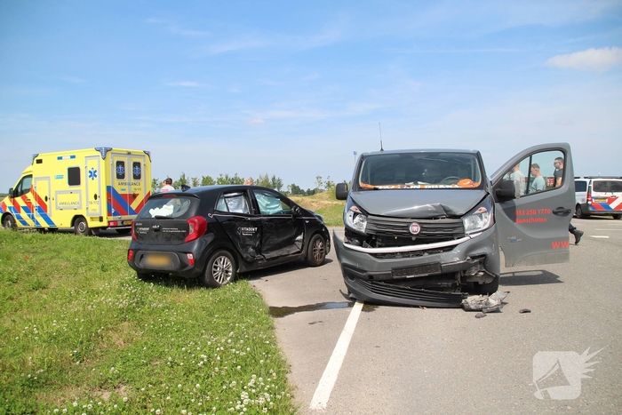 Flinke aanrijding op kruising