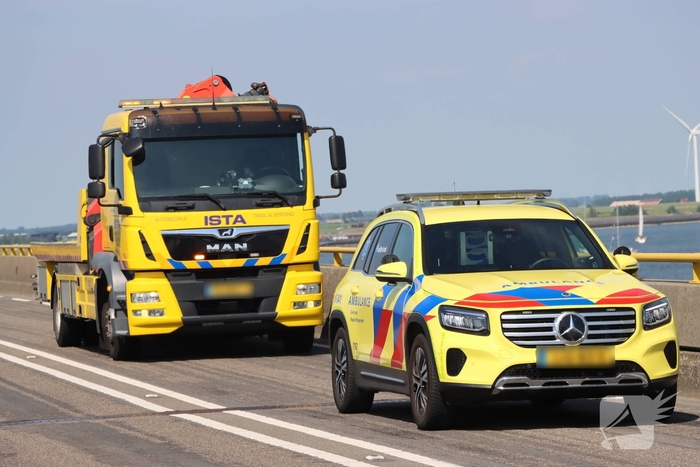 Vier voertuigen betrokken bij kop-staartbotsing op Zeelandbrug