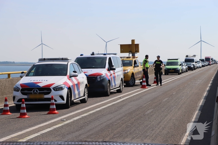 Vier voertuigen betrokken bij kop-staartbotsing op Zeelandbrug