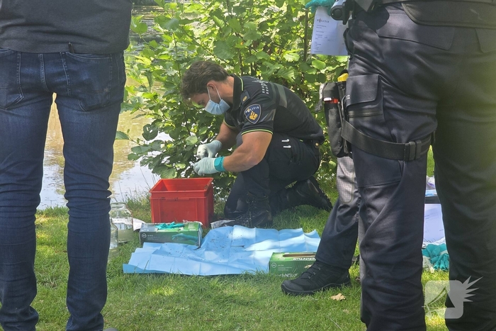 Wapen en telefoons gevonden tijdens zoekactie in water na schietpartij