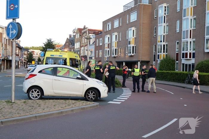 Automobilist en fietser botsen tegen elkaar