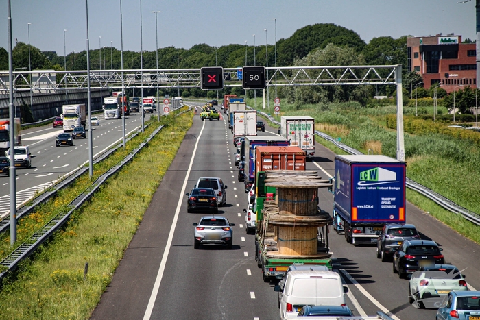 Kop-staartbotsing leidt tot lange files