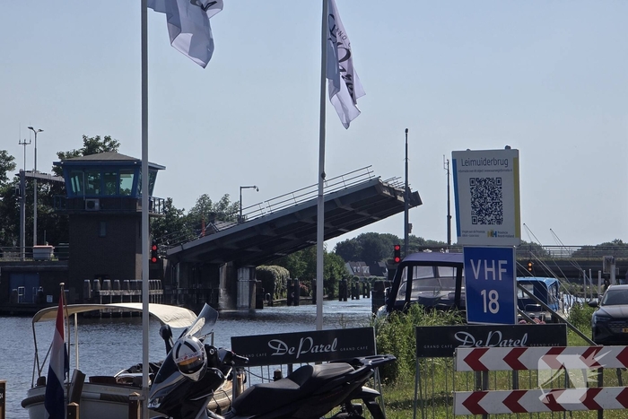 Leimuiderbrug sluit niet meer na doorgang scheepvaart
