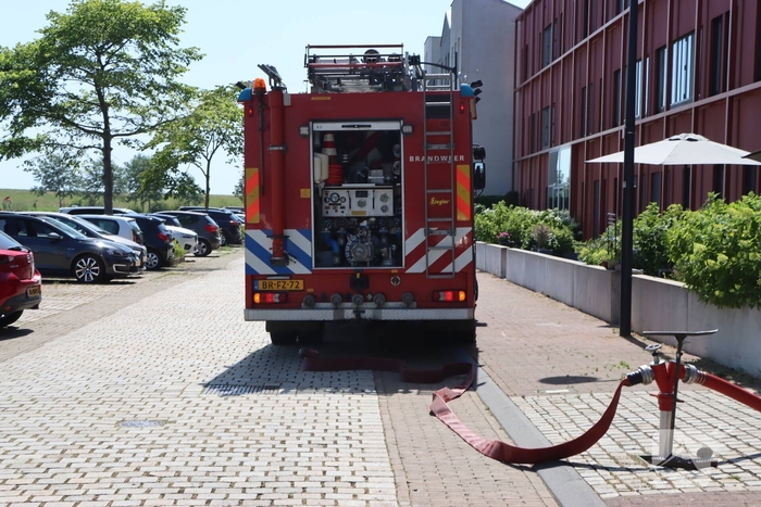Bewoner nagekeken na uitslaande woningbrand