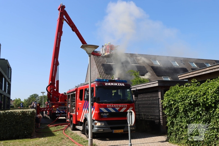 Bewoner nagekeken na uitslaande woningbrand