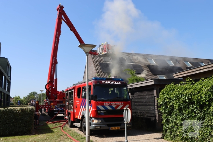 Bewoner nagekeken na uitslaande woningbrand